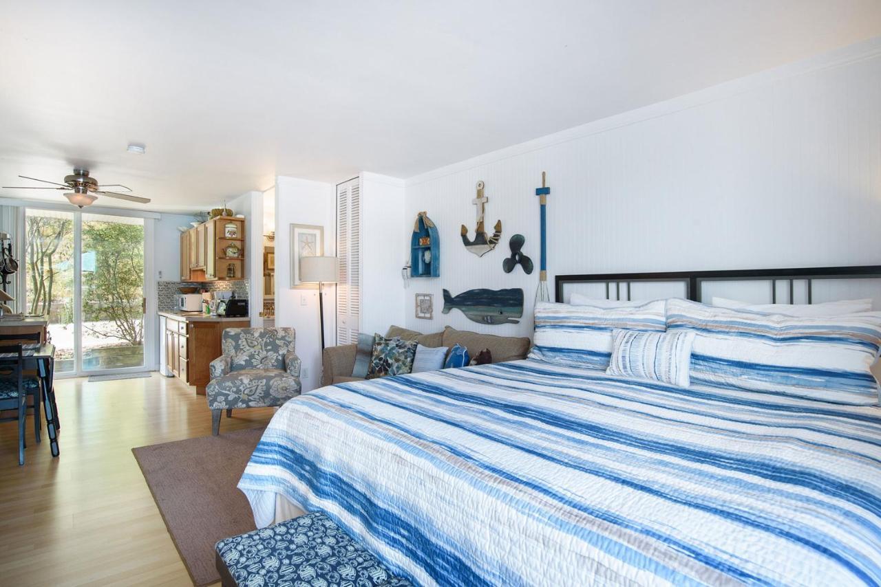 Waterside Suites Saugatuck Bagian luar foto