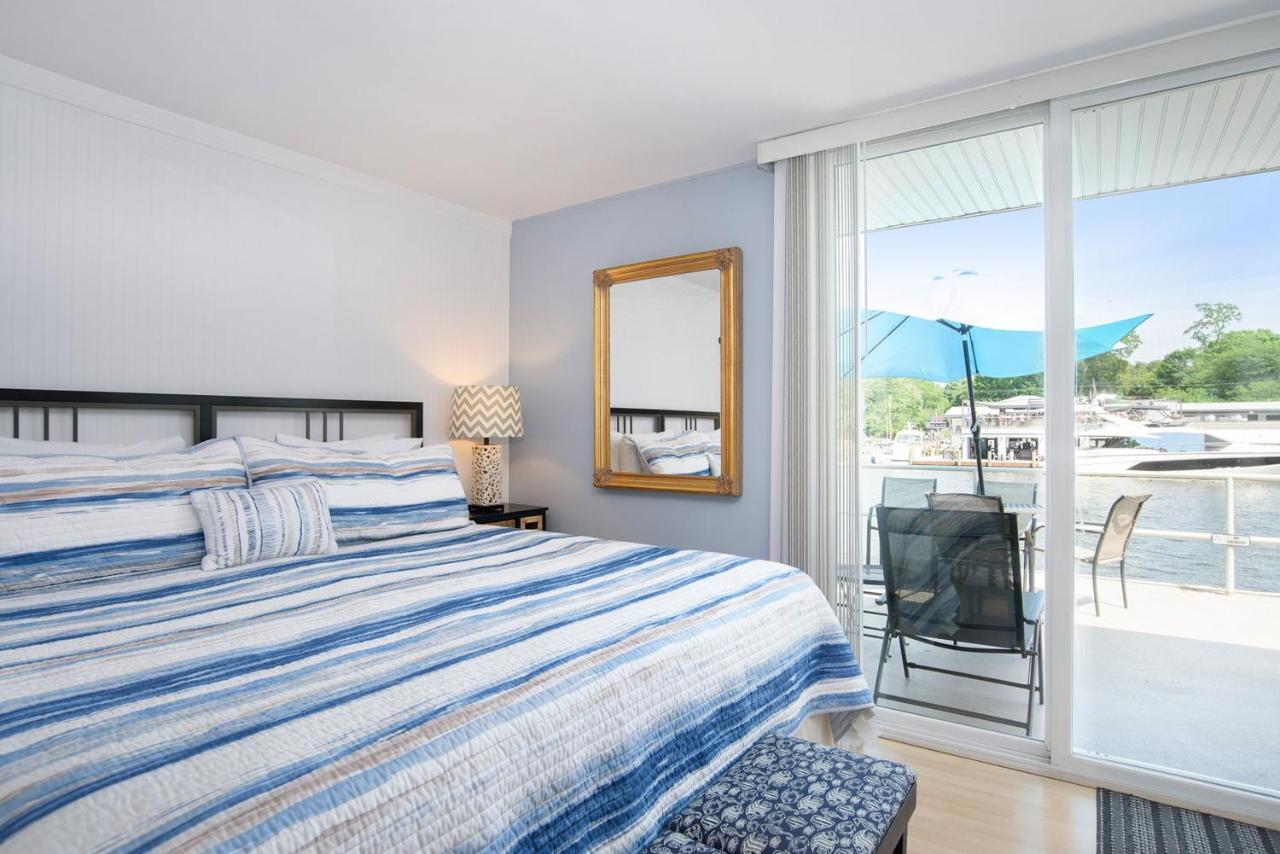 Waterside Suites Saugatuck Bagian luar foto