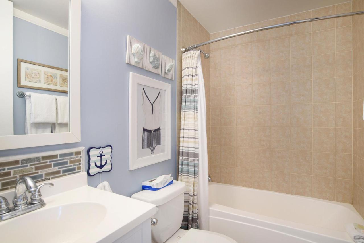 Waterside Suites Saugatuck Bagian luar foto