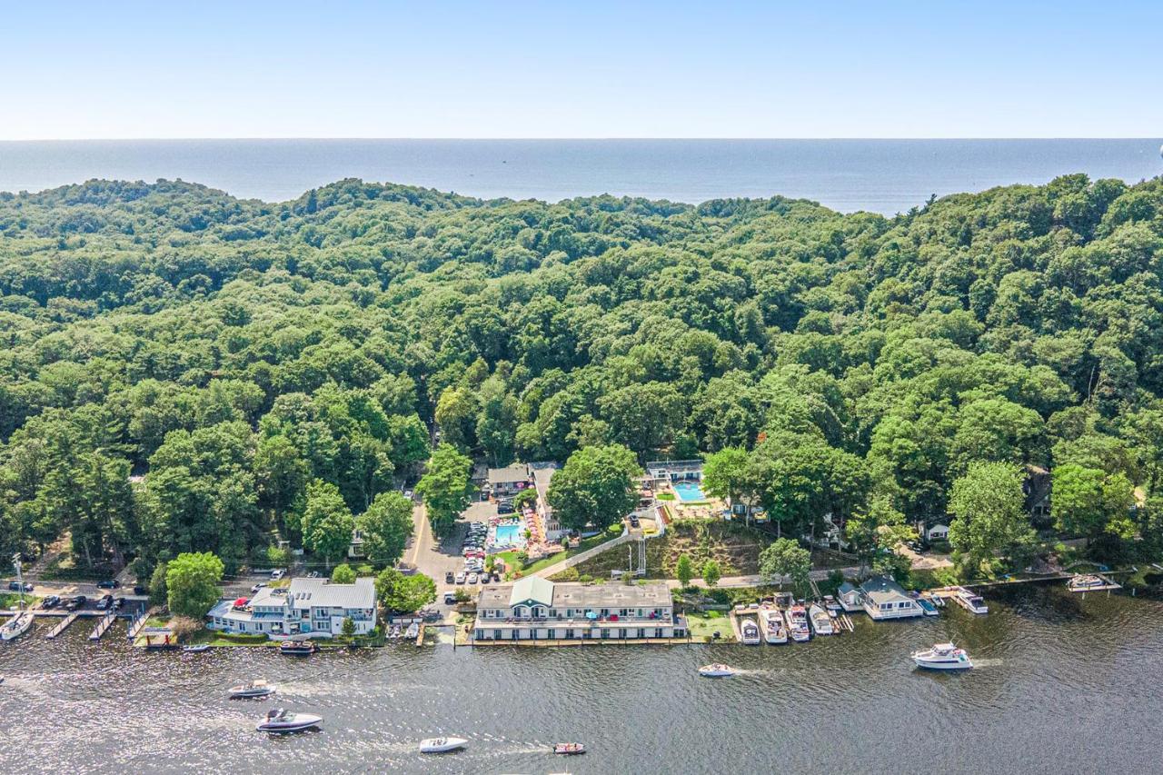 Waterside Suites Saugatuck Bagian luar foto